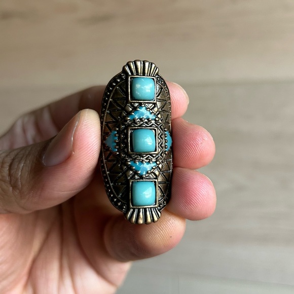 Copper Toned Faux Turquoise Ring size 6.5 - Picture 2 of 5